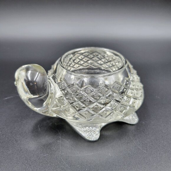Vintage Avon Clear Crystal Glass Turtle Shaped Candle Holder Votive Tea Light Re - Picture 2 of 11
